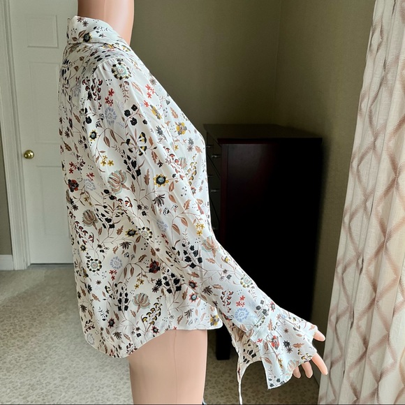 Frame ruffle cuff floral silk 70s shirt in off-white - Picture 4 of 10